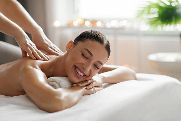 60 Min. Ganzkörper-Massage mit Buttersalz-Peeling – klassische Massage
