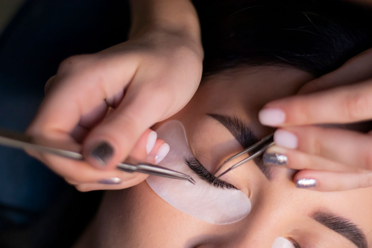 Wimpernlifting & Augenbrauenlifting inkl. Färben